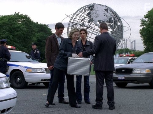 Gary Sinise, Melina Kanakaredes, and Eddie Cahill in Место преступления Нью-Йорк (2004)