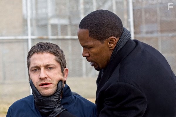 Jamie Foxx and Gerard Butler in Законопослушный гражданин (2009)