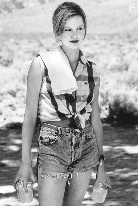 Charlize Theron in Процесс и ошибка (1997)