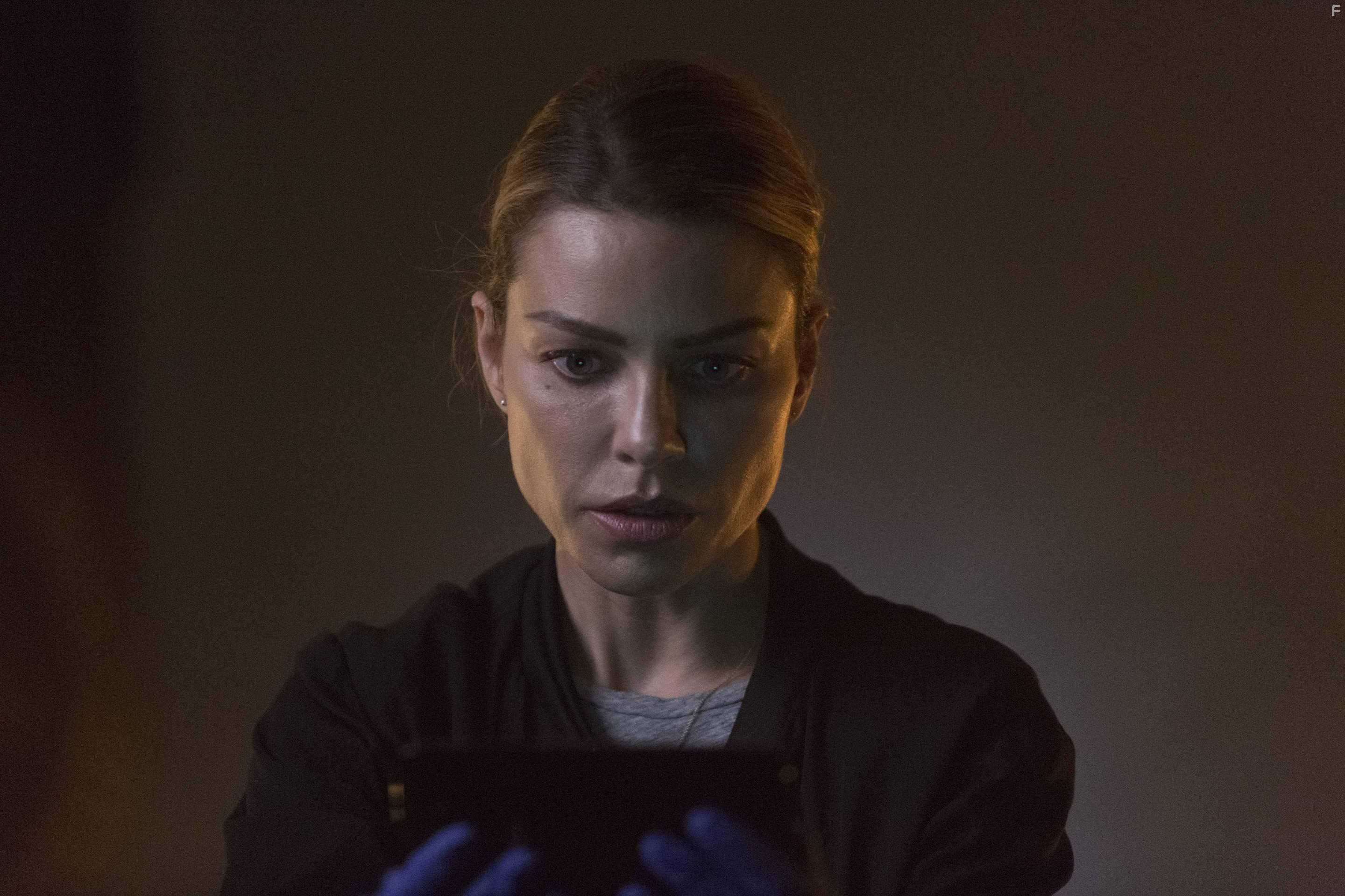 Lauren German in Lucifer (2015)