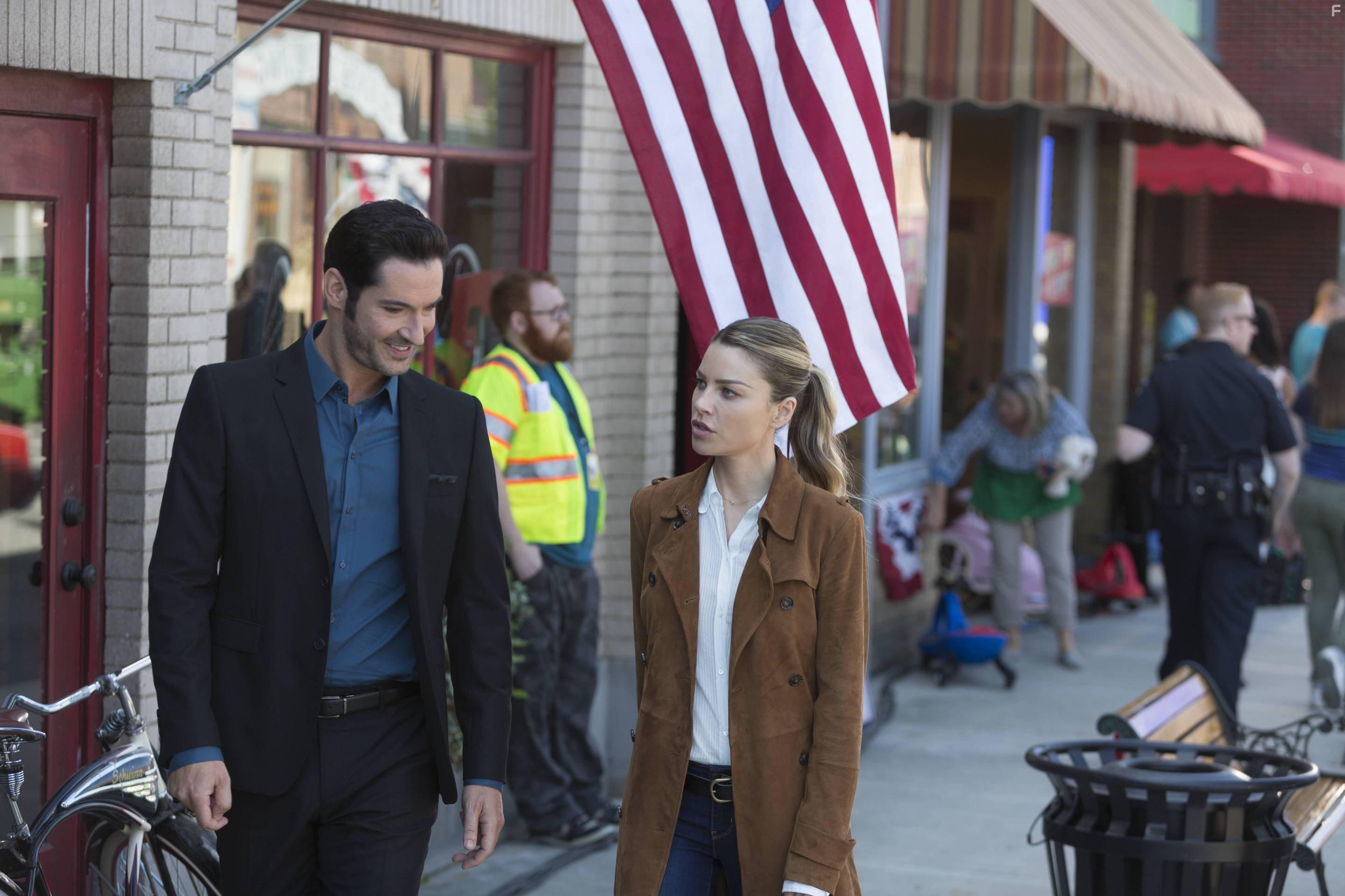 Tom Ellis and Lauren German in Lucifer (2015)