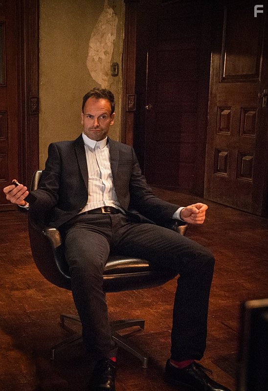 Jonny Lee Miller in Элементарно (2012)
