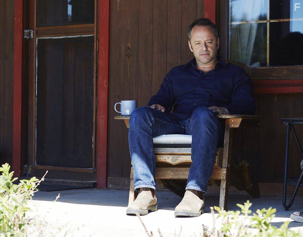 Gil Bellows in Eyewitness (2016)