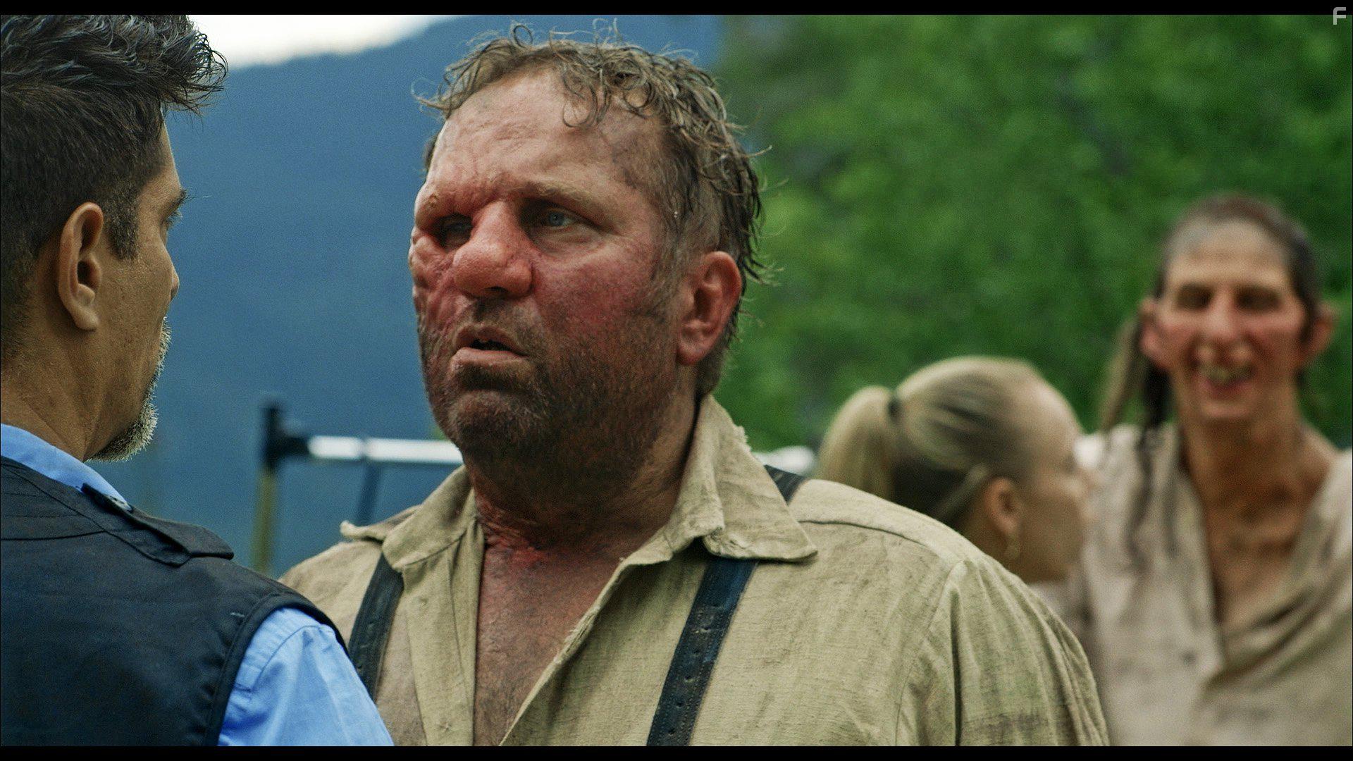 Sebastian Cavazza, Manca Ogorevc, Lotos Sparovec, and Jurij Drevensek in Idila (2015)