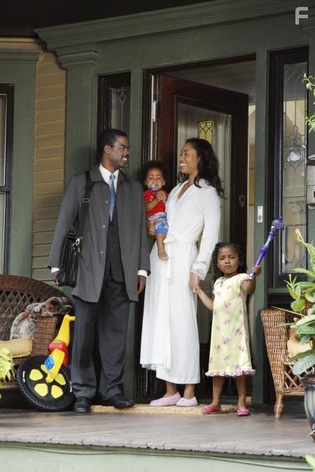 Chris Rock and Gina Torres in Кажется, я люблю свою жену (2007)