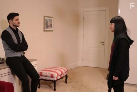 Tolgahan Sayisman and Gzde Mutluer in Asla Vazgemem (2015)