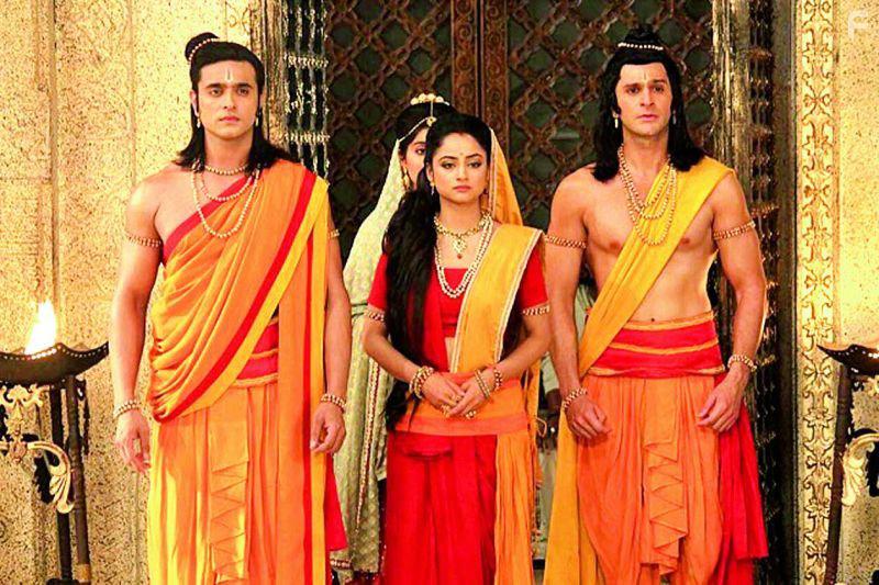 Ashish Sharma, Madirakshi Mundle, and Karan Suchak in Siya Ke Ram (2015)