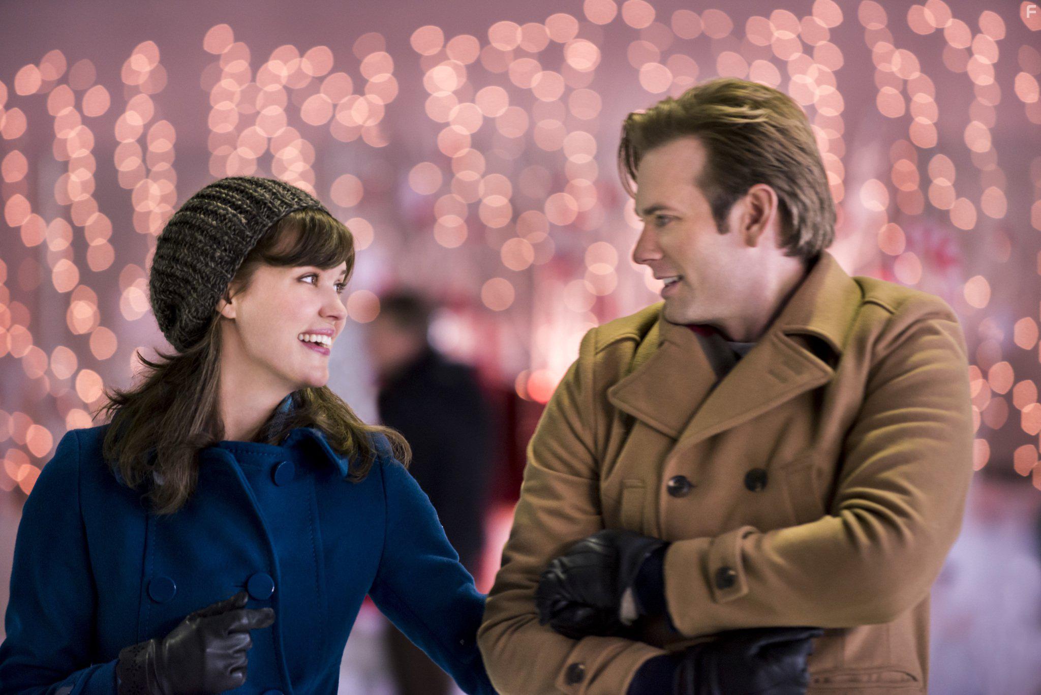 Eric Johnson and Sarah Lancaster in Fir Crazy (2013)