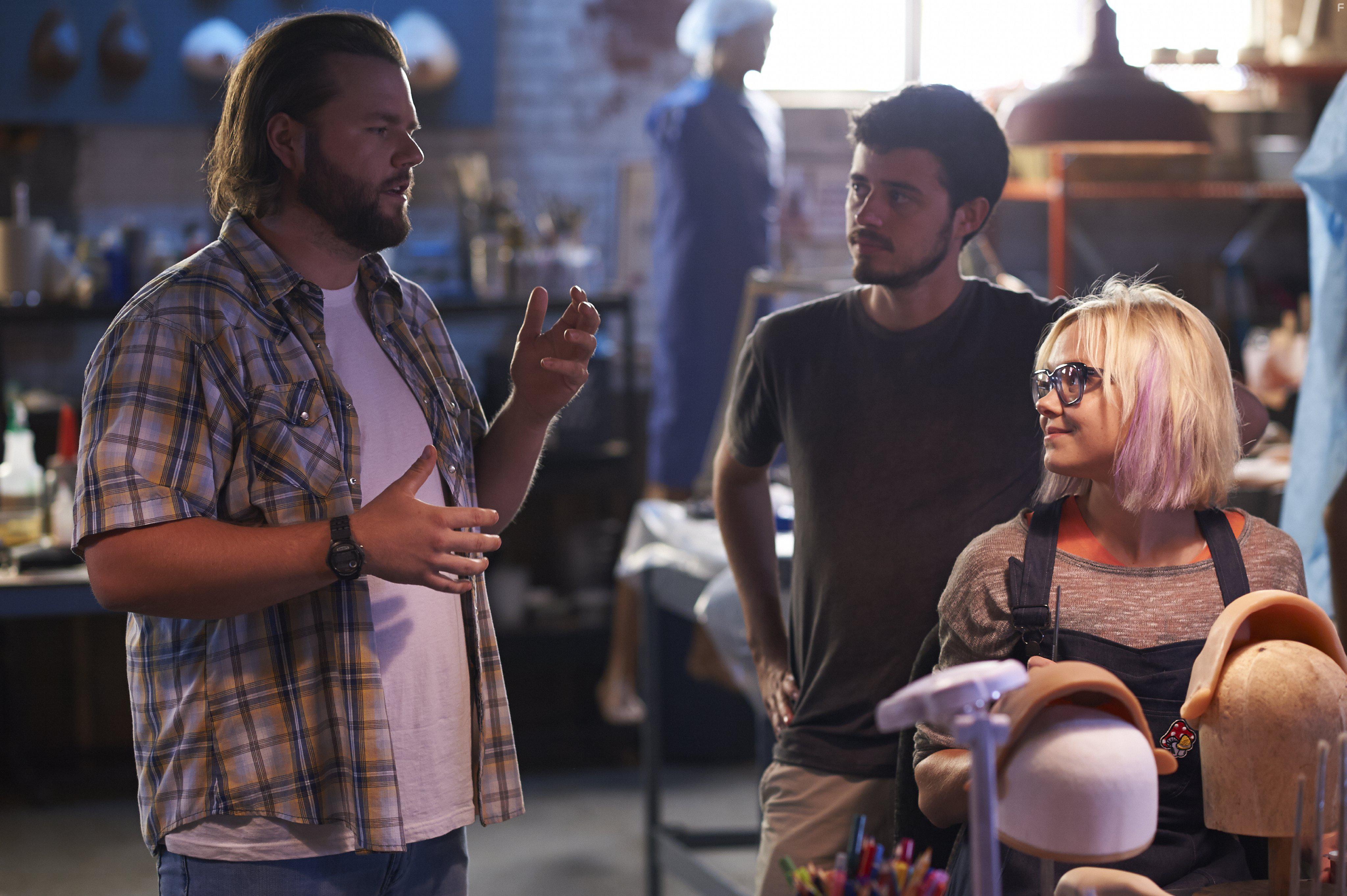 Tyler Labine and Alison Pill in Zoom (2015)