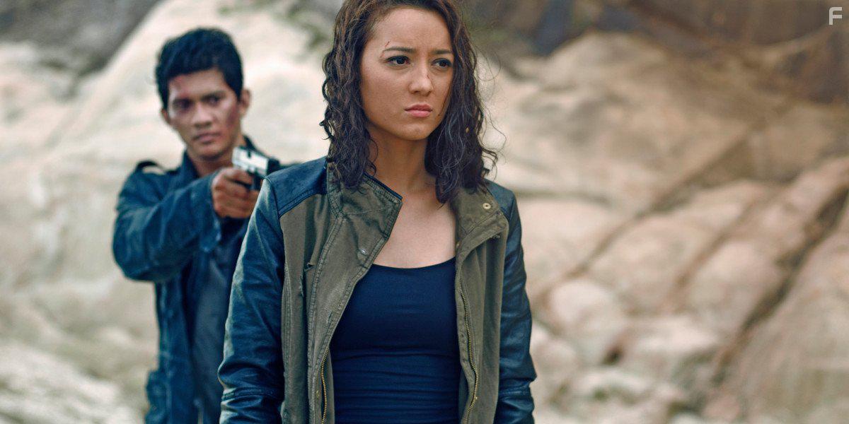 Julie Estelle and Iko Uwais in Headshot (2016)