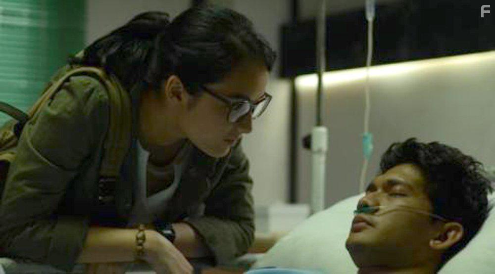 Iko Uwais and Chelsea Islan in Headshot (2016)