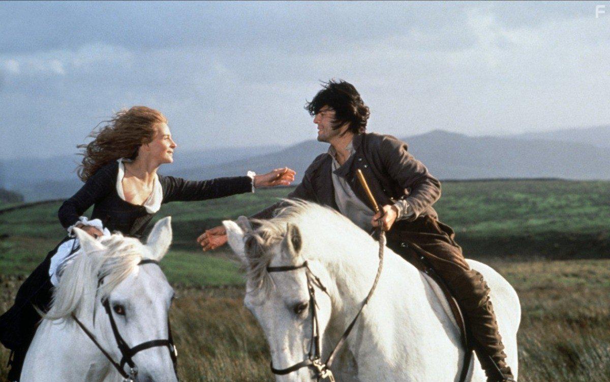Juliette Binoche and Jason Riddington in Wuthering Heights (1992)