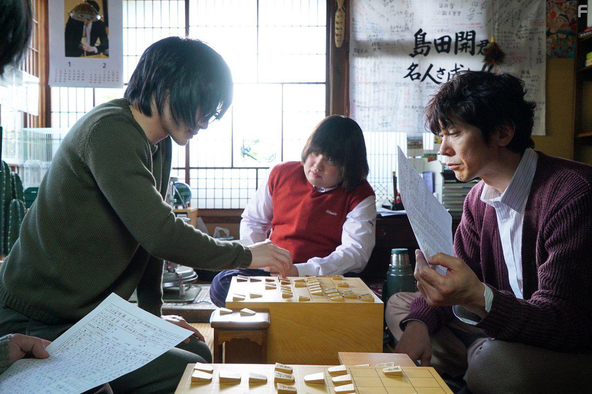 Rynosuke Kamiki, Kuranosuke Sasaki, and Shta Sometani in 3-gatsu no raion zenpen (2017)