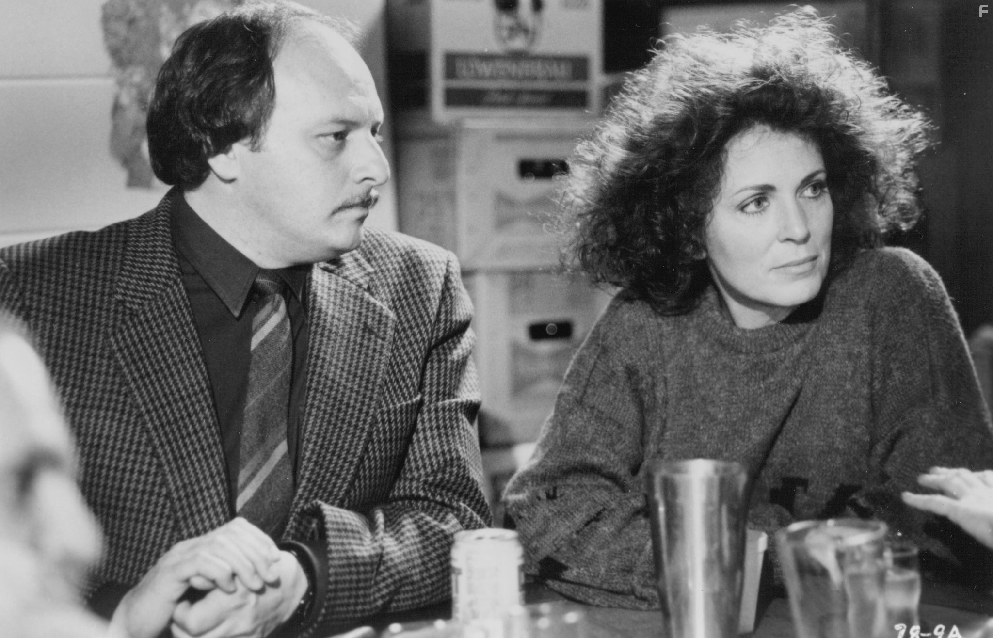Joanna Cassidy and Dennis Franz in Доставить по назначению (1989)