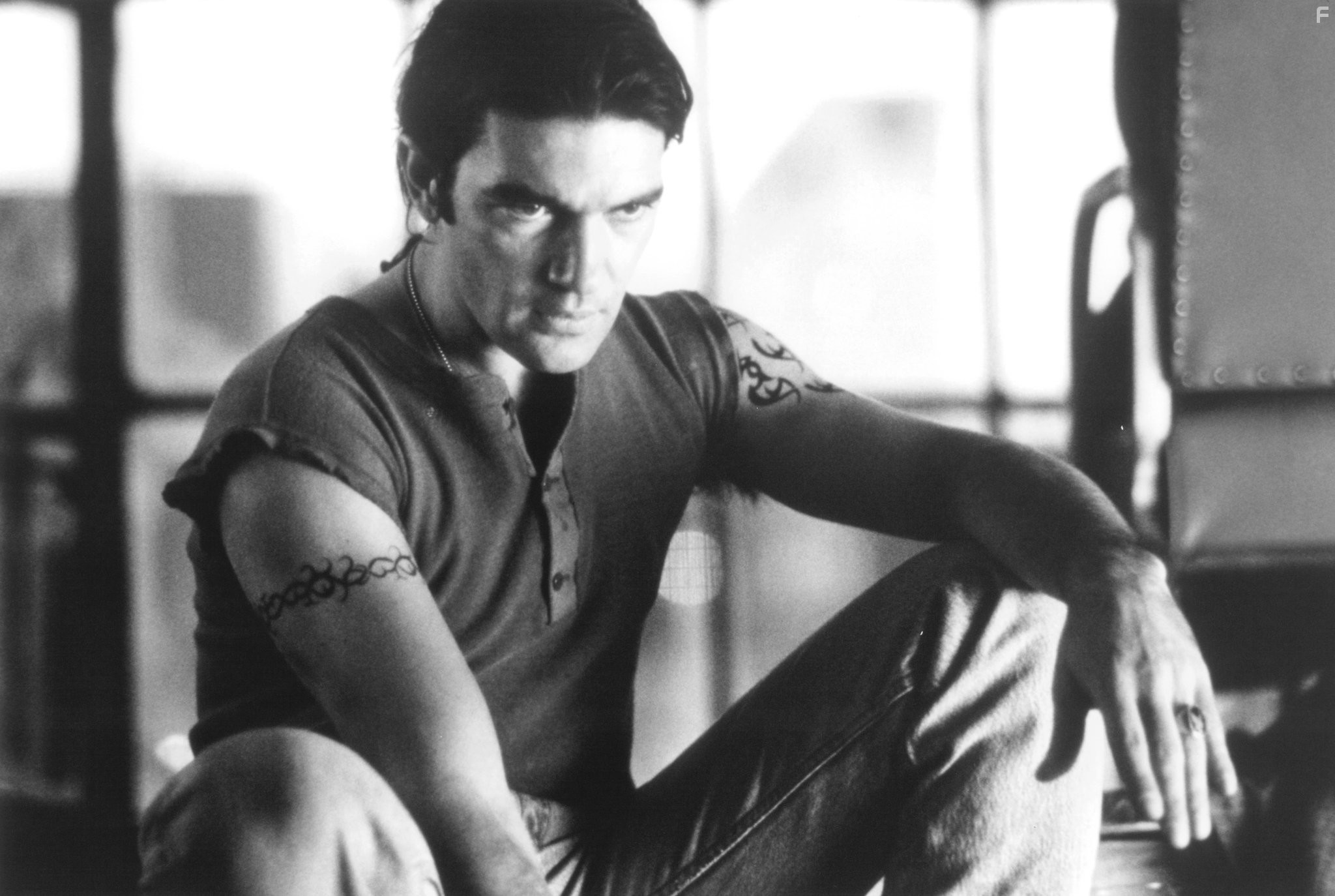 Antonio Banderas in Незнакомец (1995)