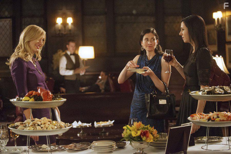 Jill Kargman, Abby Elliott, and K.K. Glick in Odd Mom Out (2015)