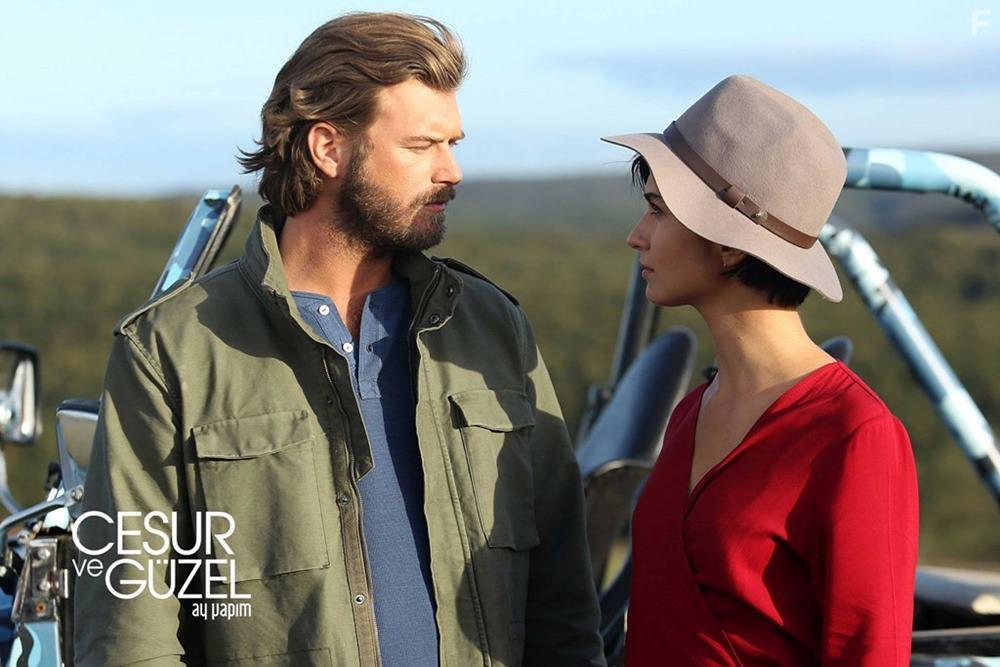 Tuba Bykstn and Kivan Tatlitug in Cesur Ve Gzel (2016)