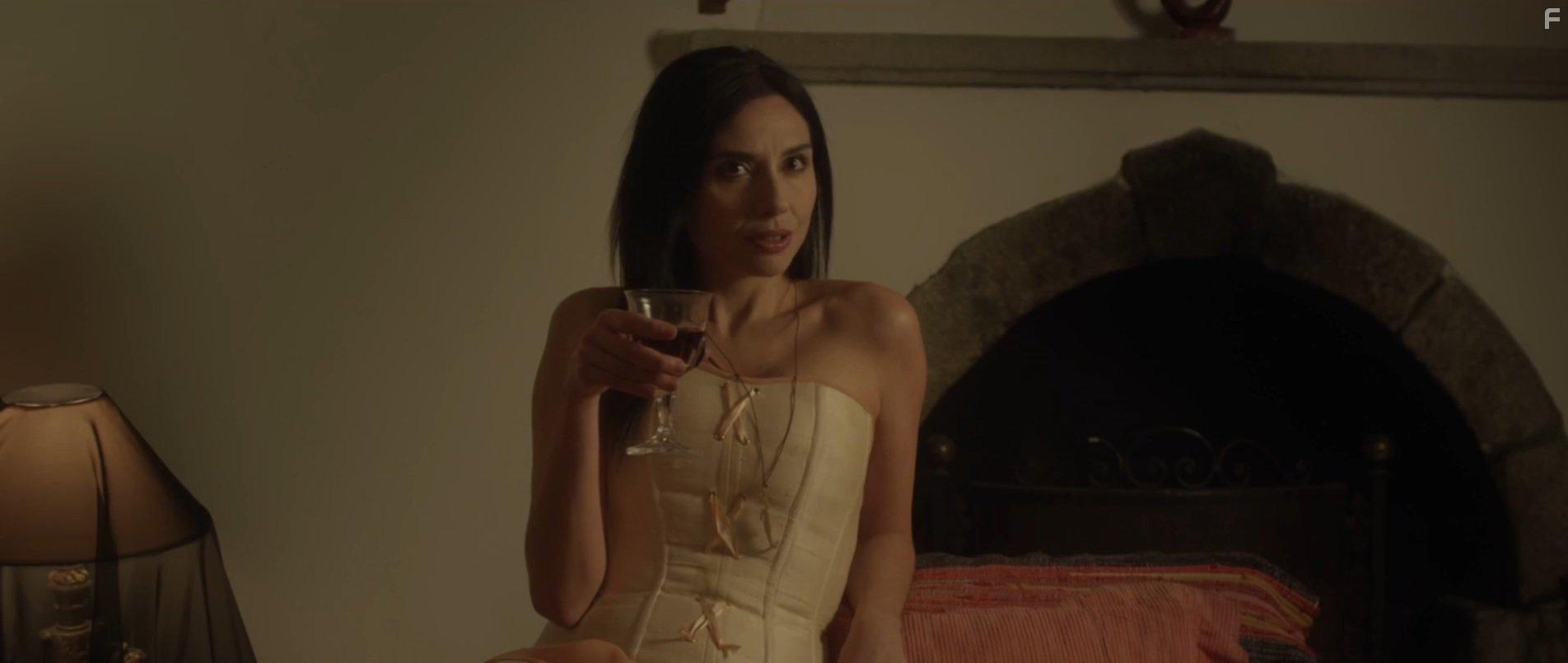 Marta Flich in Vampyres (2015)