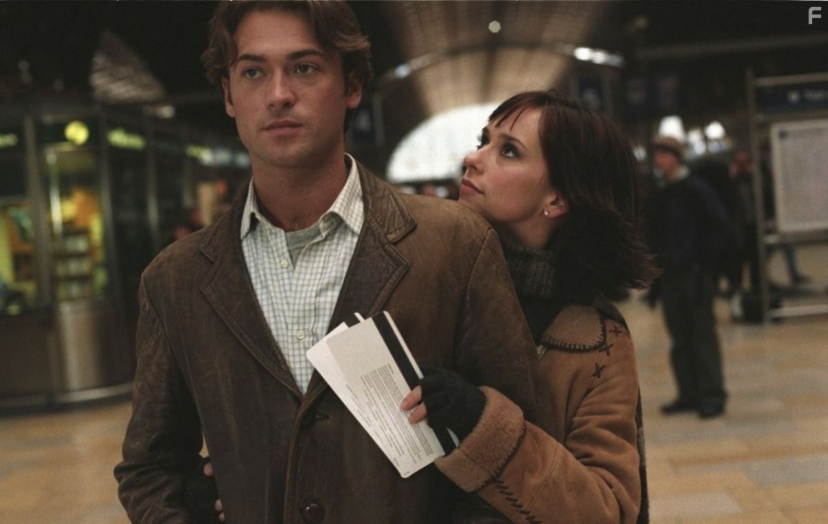 Jennifer Love Hewitt and Paul Nicholls in Если только (2004)