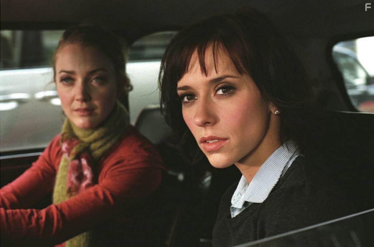Jennifer Love Hewitt and Lucy Davenport in Если только (2004)