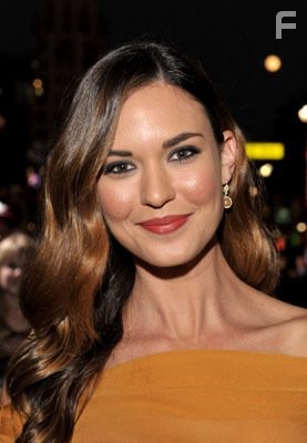 Odette Annable in Снова ты (2010)