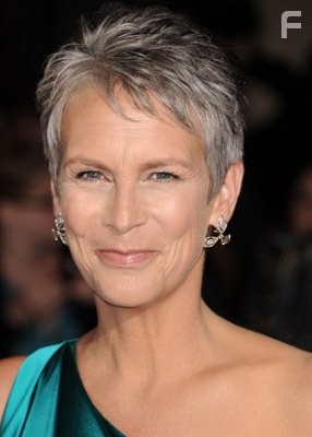 Jamie Lee Curtis in Снова ты (2010)