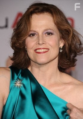 Sigourney Weaver in Снова ты (2010)