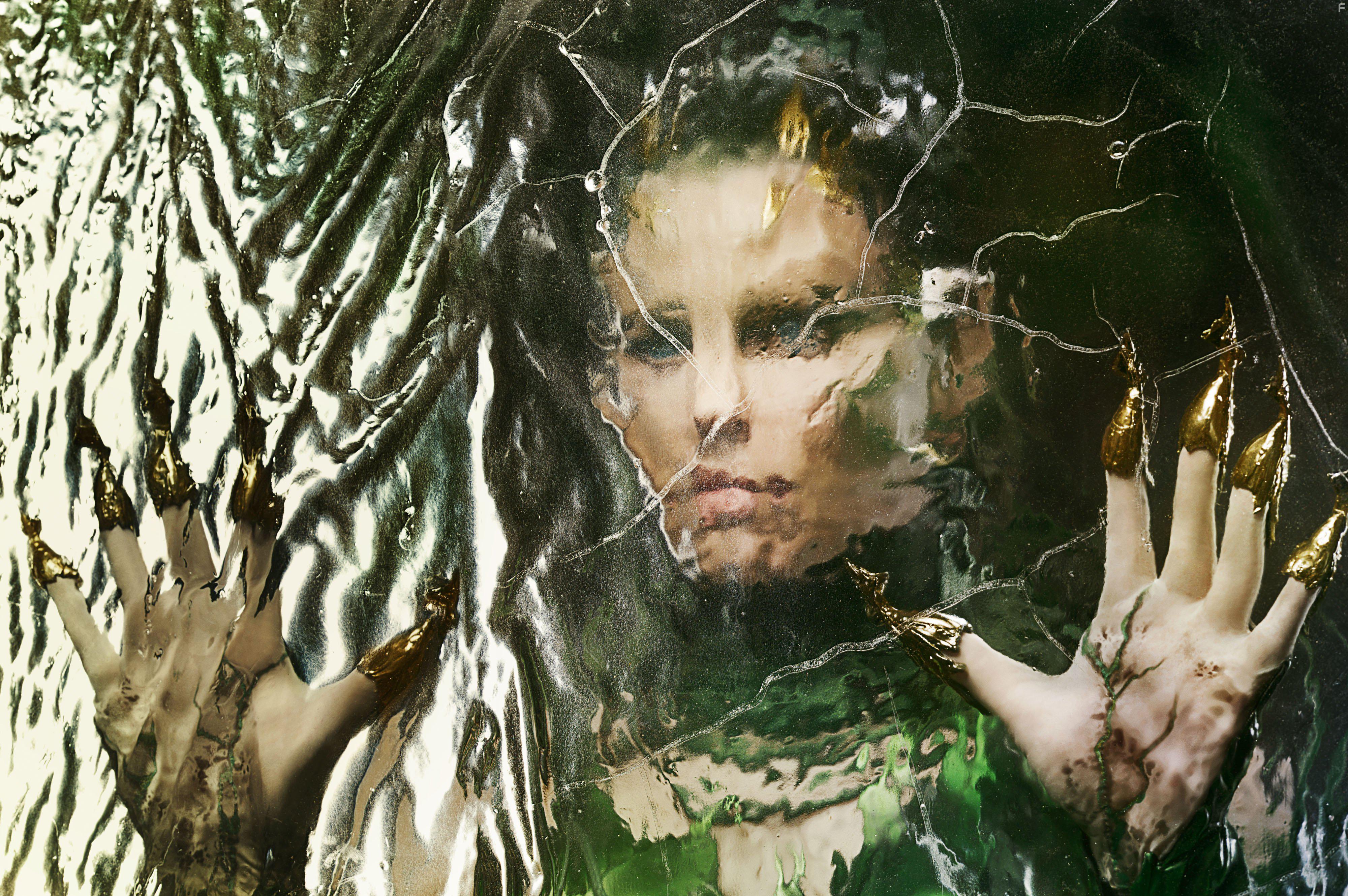 Elizabeth Banks in Power Rangers (2017)