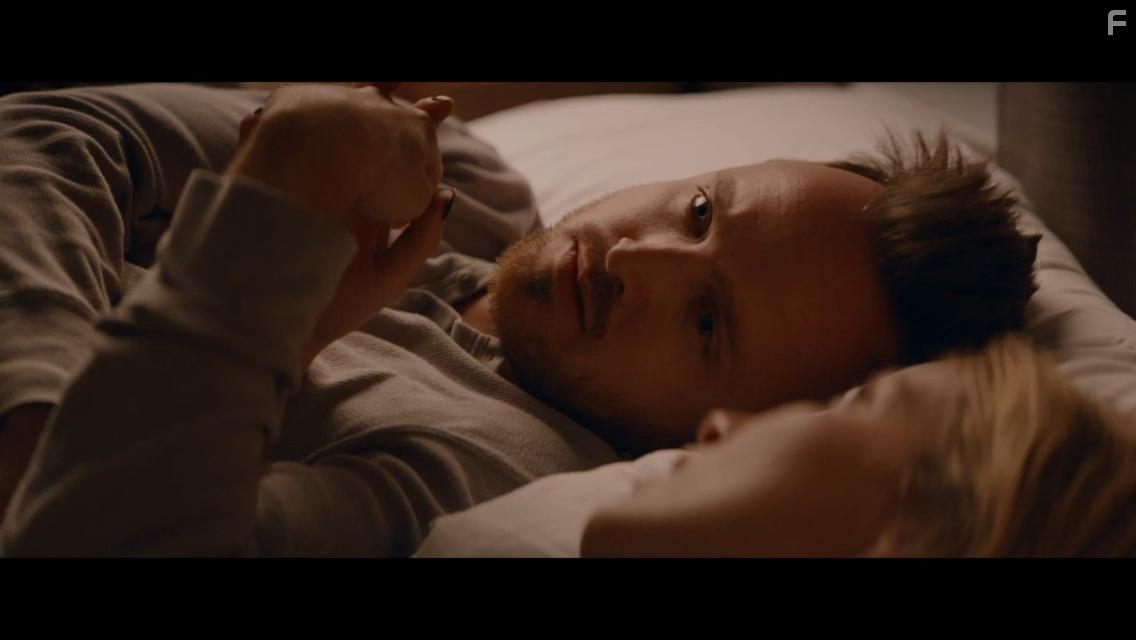Aaron Paul and Annabelle Wallis in Come and Find Me (2016)