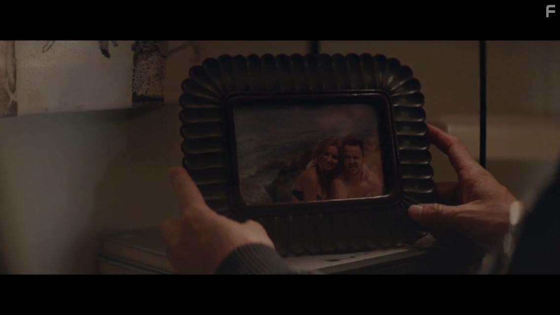 Aaron Paul and Annabelle Wallis in Come and Find Me (2016)