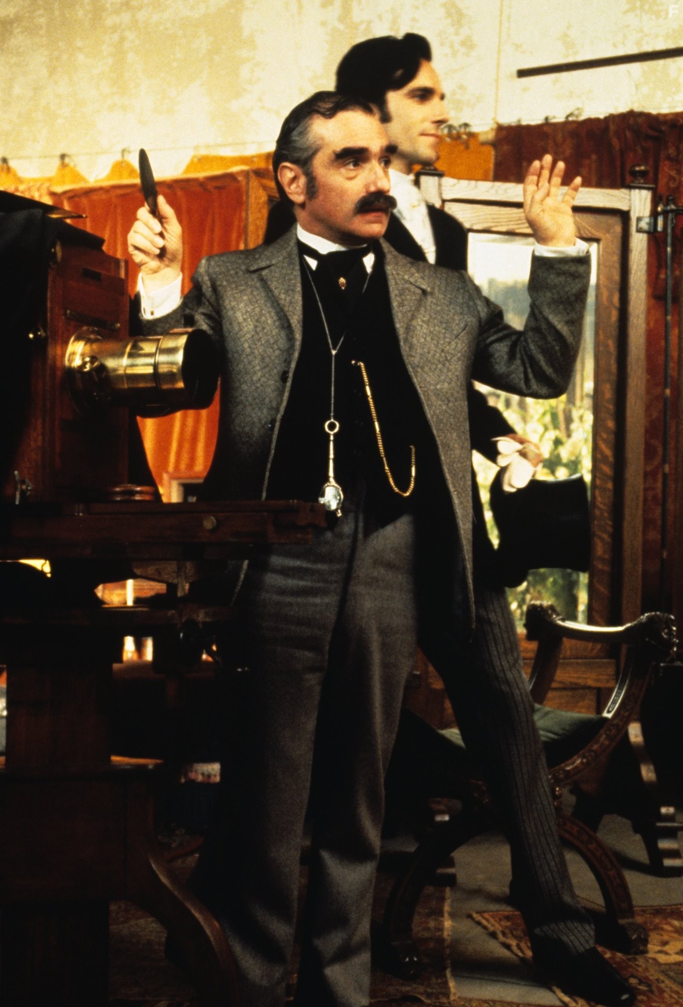 Martin Scorsese and Daniel Day-Lewis in Эпоха невинности (1993)