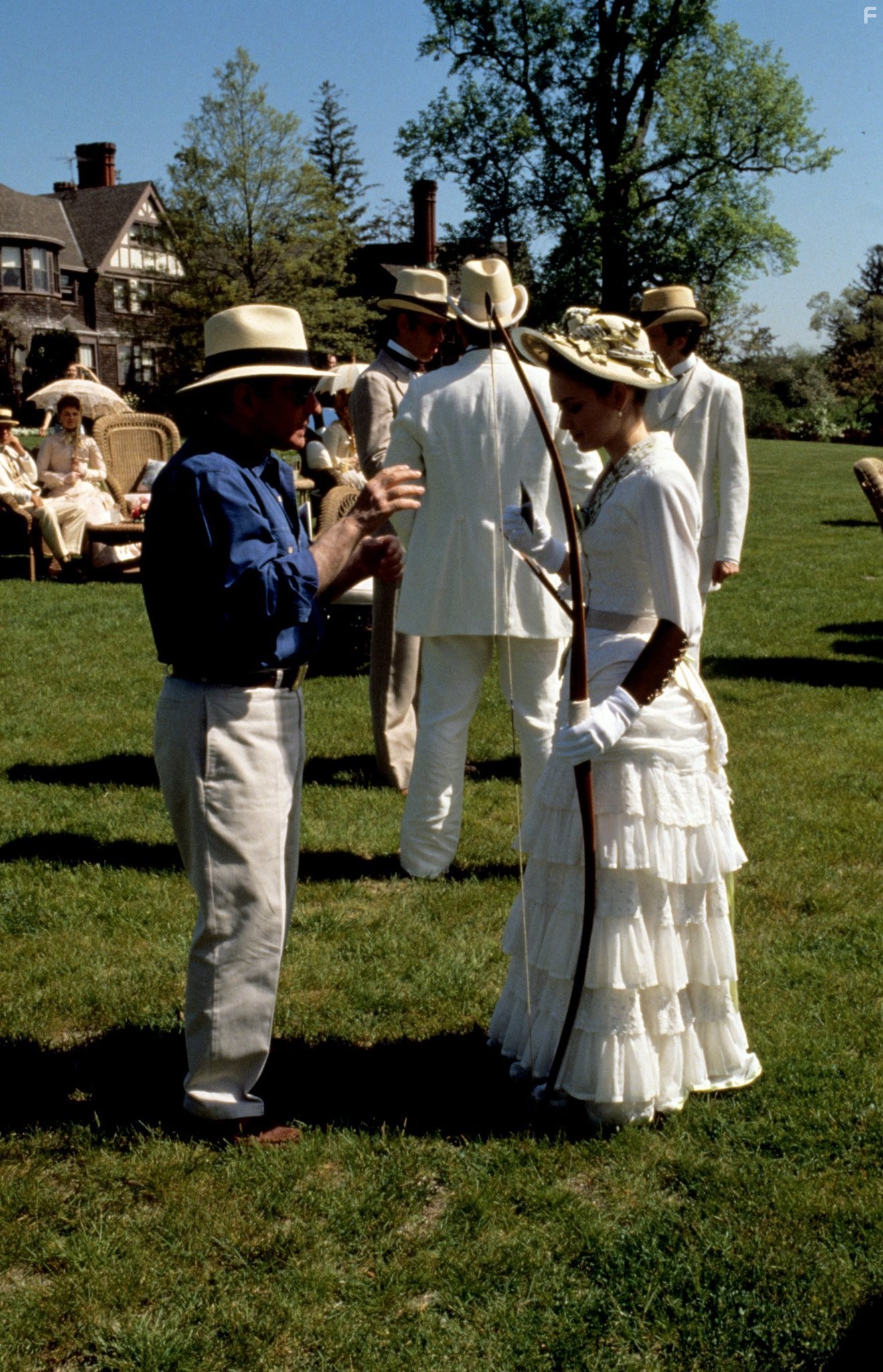 Winona Ryder and Martin Scorsese in Эпоха невинности (1993)