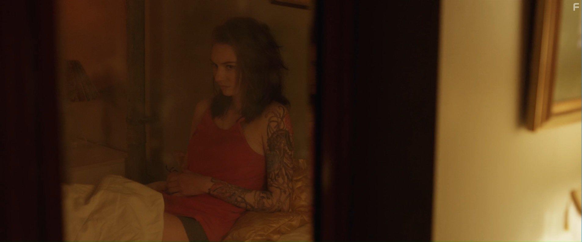 Eleanor Tomlinson in Alleycats (2016)