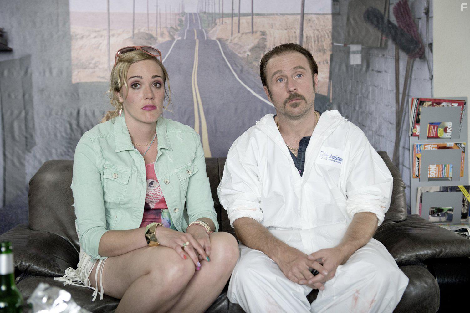 Bjarne Mdel and Alwara Hfels in Der Tatortreiniger (2012)