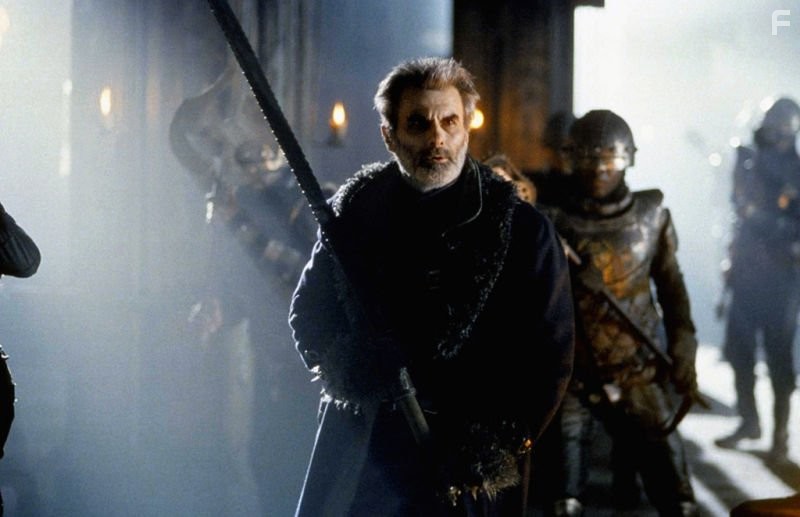 Oliver Cotton in Беовульф (1999)