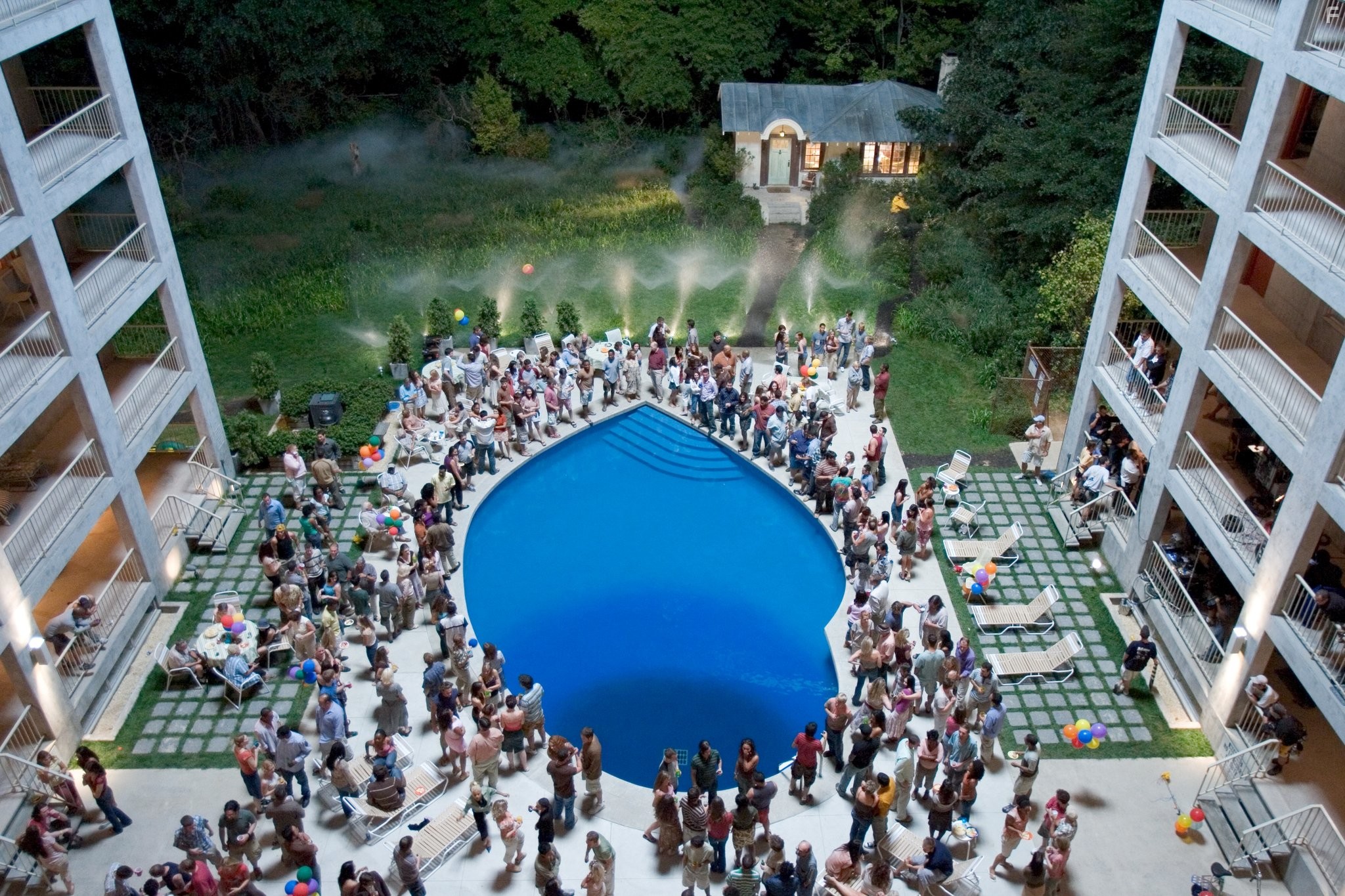 Девушка из воды (2006)