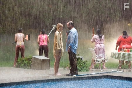 Paul Giamatti and Bryce Dallas Howard in Девушка из воды (2006)