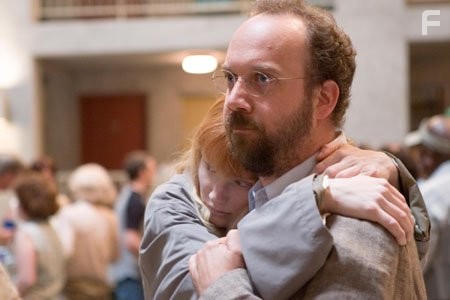 Paul Giamatti and Bryce Dallas Howard in Девушка из воды (2006)
