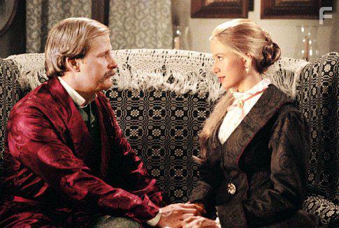 Mira Sorvino and Jeff Daniels in Gods and Generals (2003)