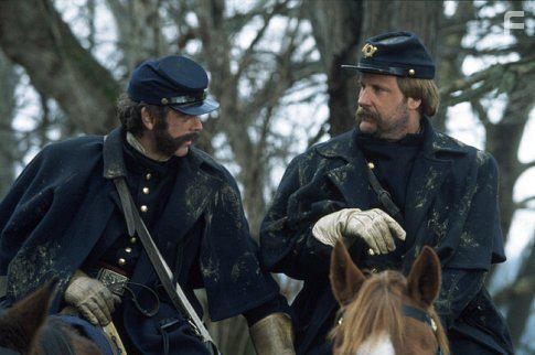Jeff Daniels and C. Thomas Howell in Gods and Generals (2003)