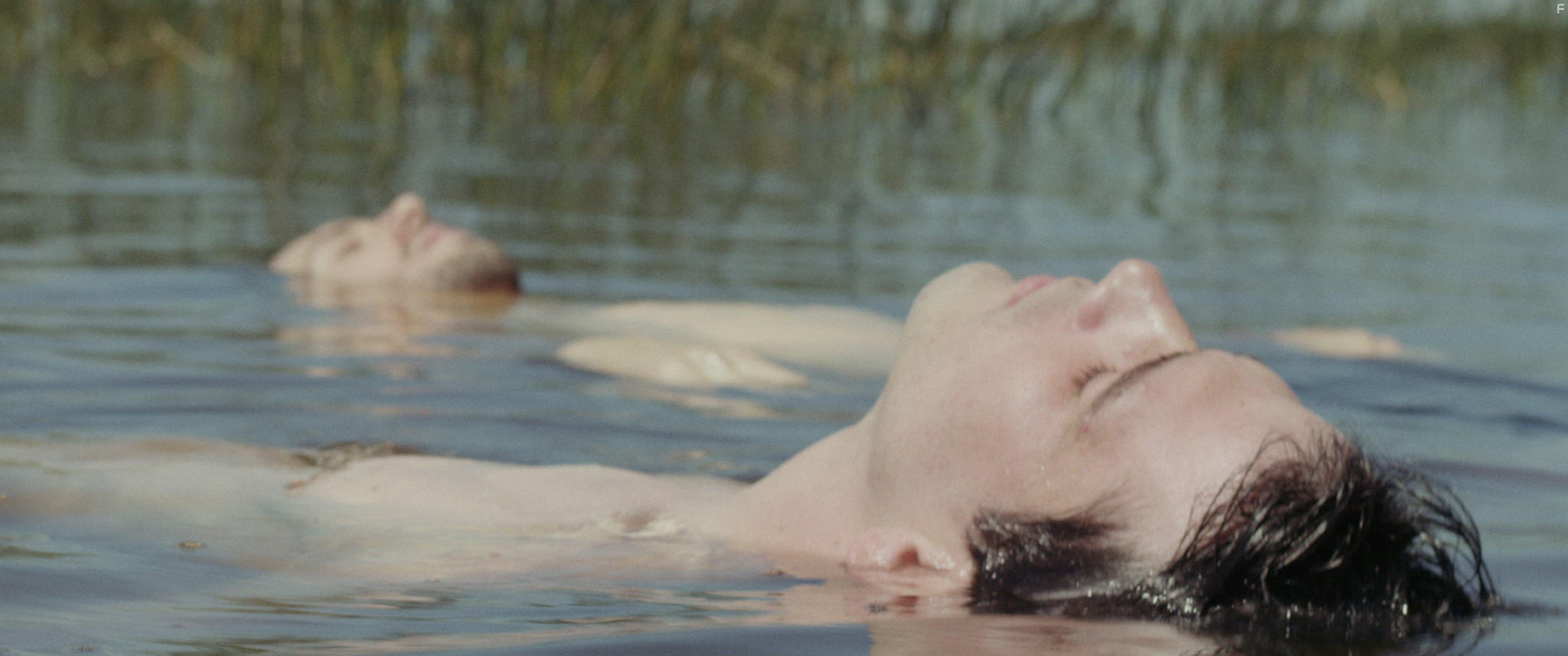 Ignacio Rogers and Esteban Masturini in Esteros (2016)