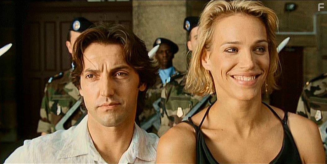 Frdric Diefenthal and Emma Wiklund in Taxi 4 (2007)