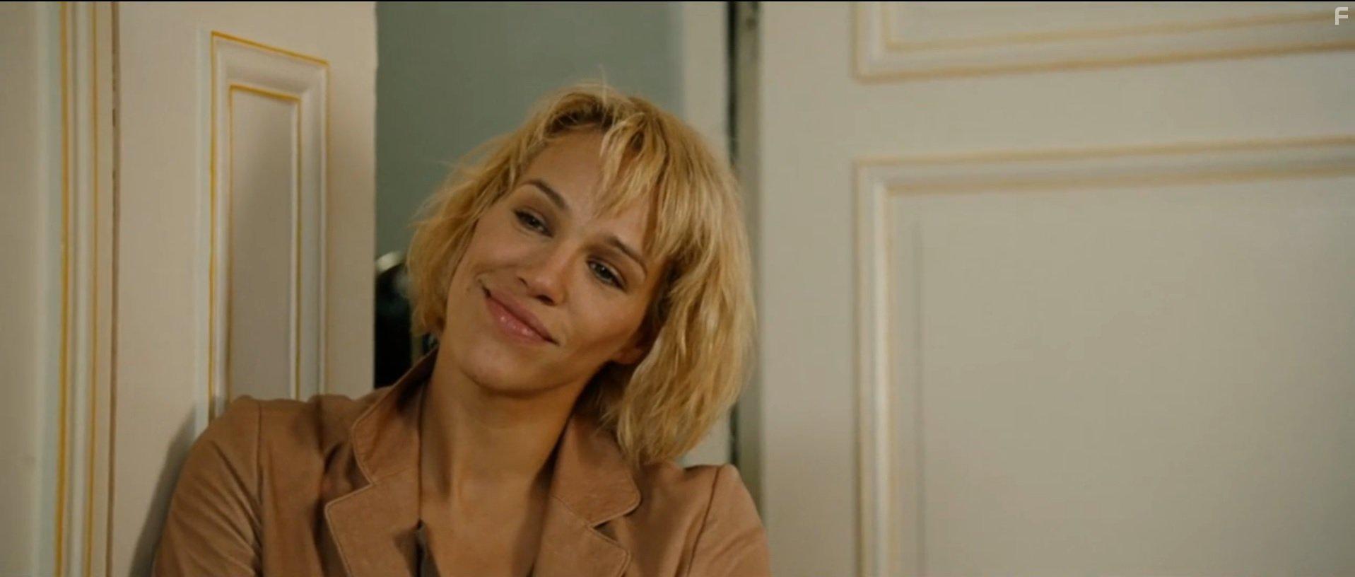 Emma Wiklund in Taxi 4 (2007)