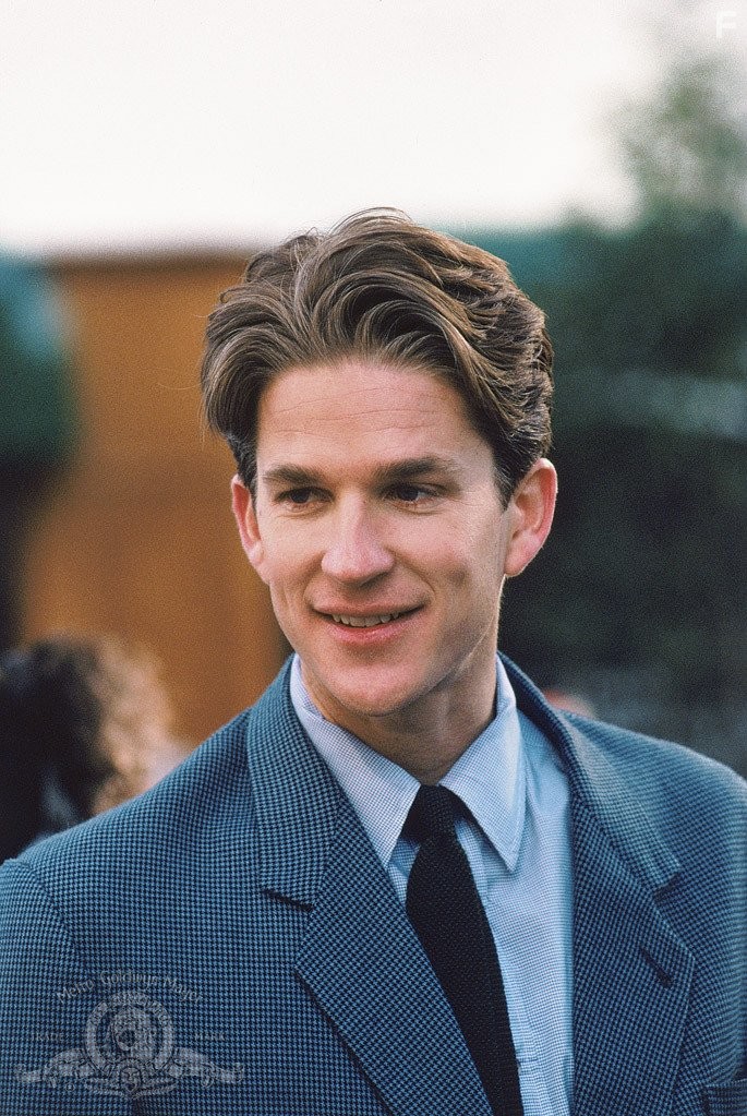 Matthew Modine in Замужем за мафией (1988)