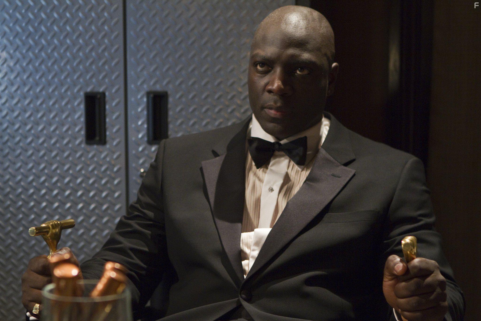 Adewale Akinnuoye-Agbaje in Bullet to the Head (2012)