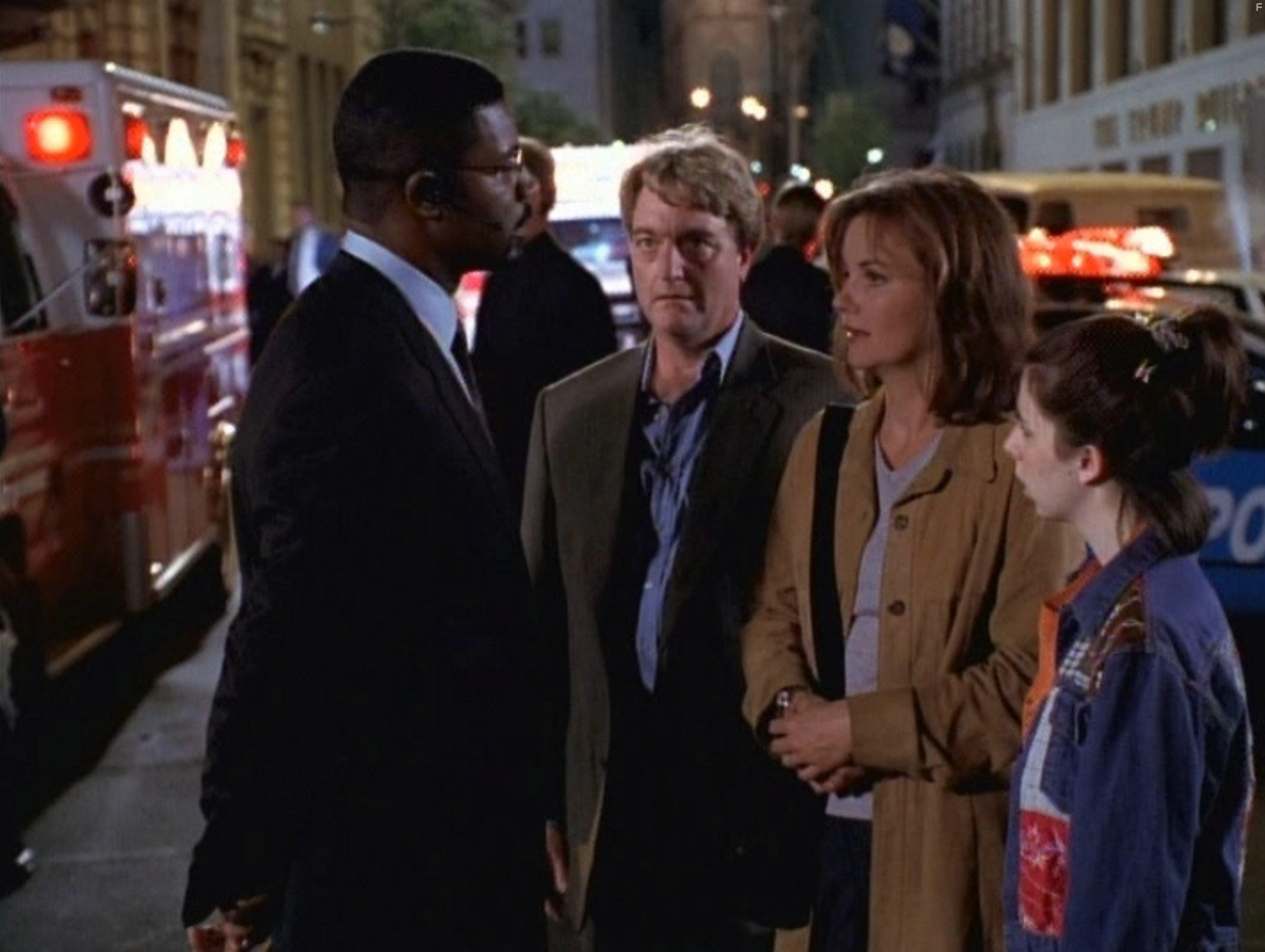 Heather Matarazzo, Margaret Colin, Gerrit Graham, and Dennis Haysbert in Now and Again (1999)