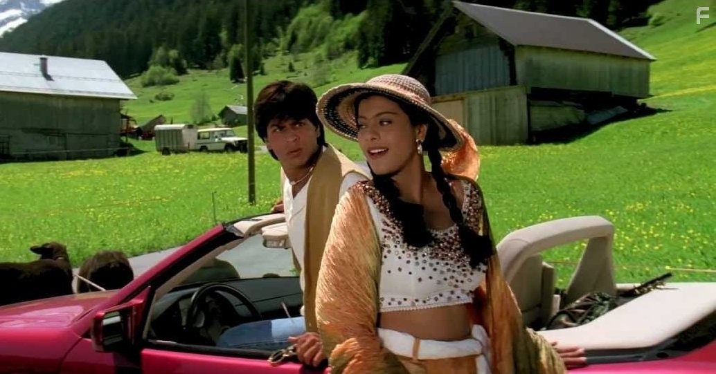 Kajol and Shah Rukh Khan in Непохищенная невеста (1995)