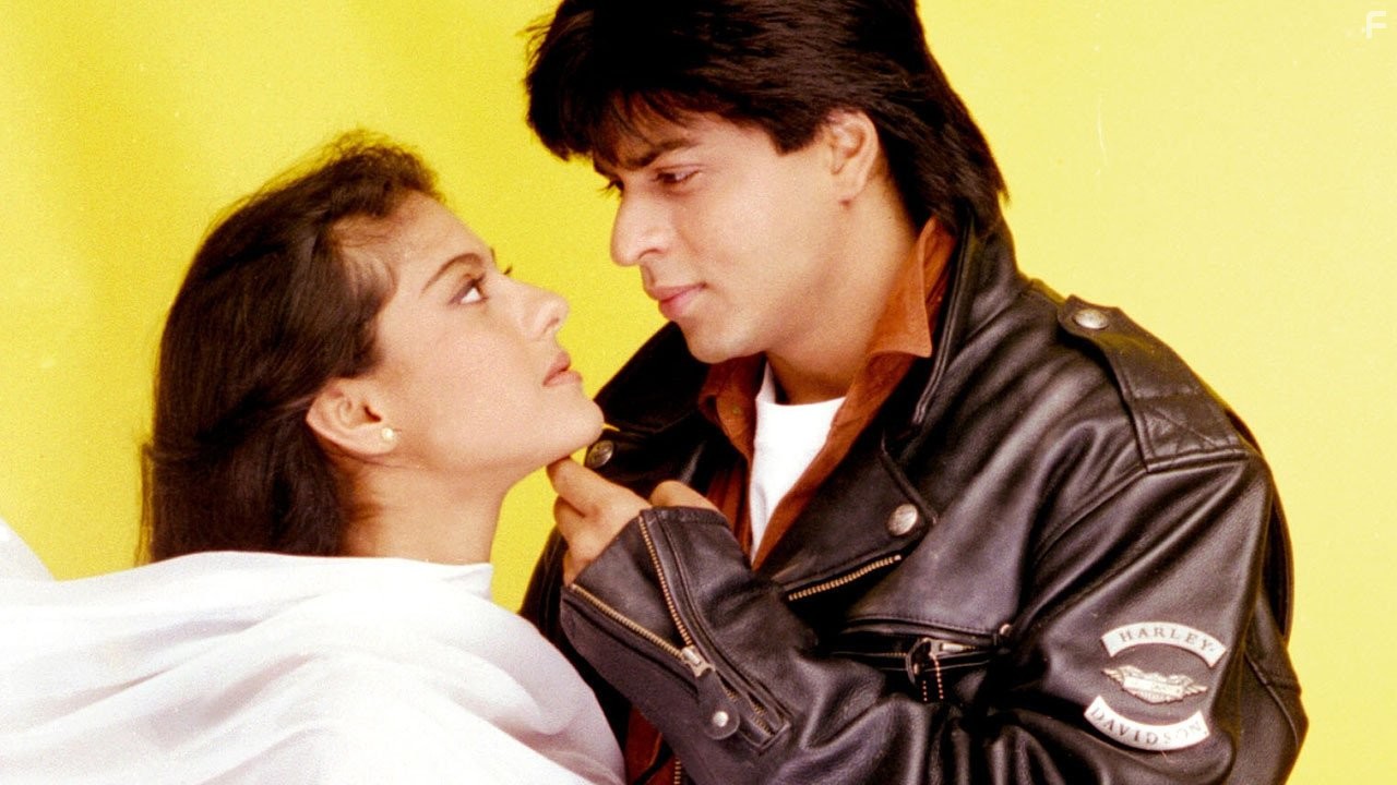 Kajol and Shah Rukh Khan in Непохищенная невеста (1995)