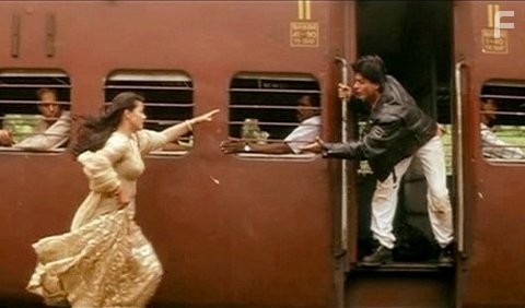 Kajol and Shah Rukh Khan in Непохищенная невеста (1995)