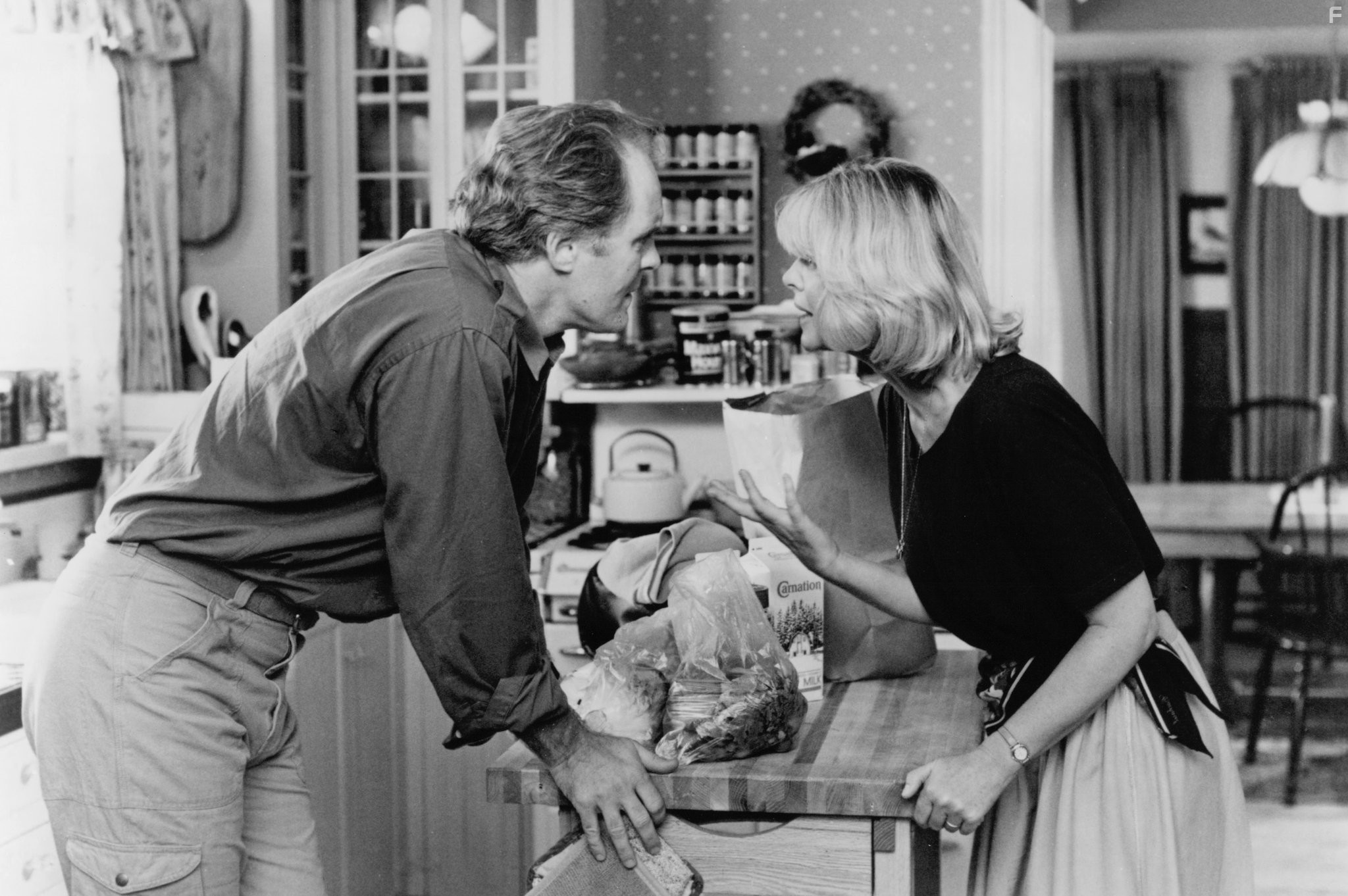 John Lithgow and Melinda Dillon in Гарри и Хендерсоны (1987)